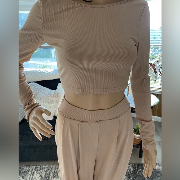 Women’s 2pcs Solid Skinny Crop To & Pleated Pants Size Large - Picture 3 of 12